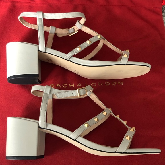 SALE β₯οΈ NWT Gold studded Valentino-style leather sandals + dustbag - Picture 6 of 12